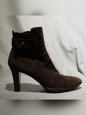 AQUATALIA Dark Brown Suede Block-Heeled Ankle Boots, size 10